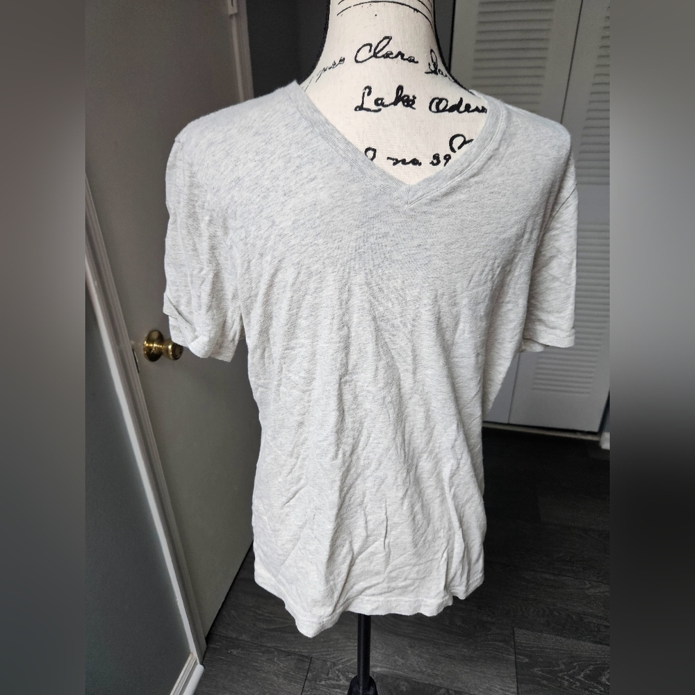 Banana republic mens v neck tee